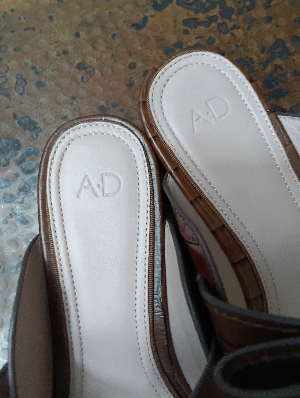 AD & Daughters Sz. 8.5 NWT Jemma Croco Embossed Leather Mule - Picture 7 of 13